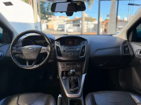 FORD Focus Hatch 1.6 16V 4P SE PLUS FLEX, Foto 8