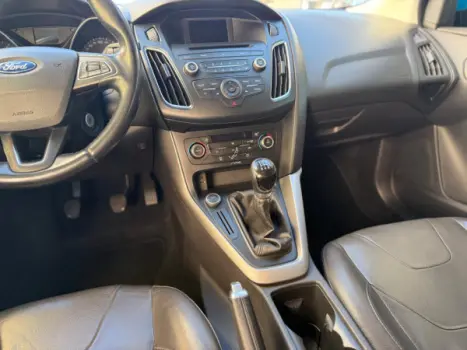 FORD Focus Hatch 1.6 16V 4P SE PLUS FLEX, Foto 10