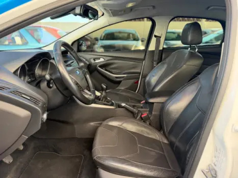 FORD Focus Hatch 1.6 16V 4P SE PLUS FLEX, Foto 11