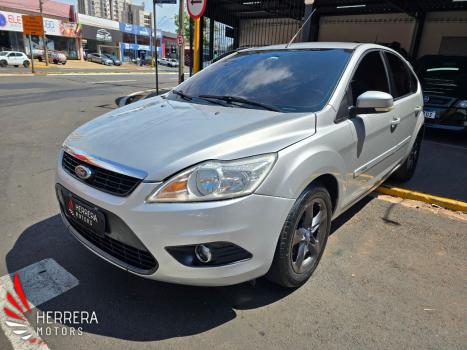 FORD Focus Hatch 1.6 16V 4P SE PLUS FLEX, Foto 1