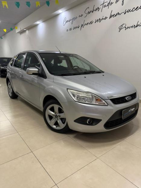 FORD Focus Hatch 1.6 16V 4P SE PLUS FLEX, Foto 1