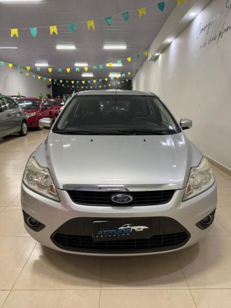 FORD Focus Hatch 1.6 16V 4P SE PLUS FLEX, Foto 2