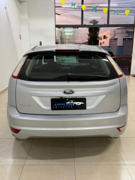 FORD Focus Hatch 1.6 16V 4P SE PLUS FLEX, Foto 6