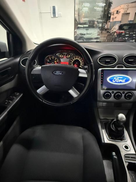 FORD Focus Hatch 1.6 16V 4P SE PLUS FLEX, Foto 8