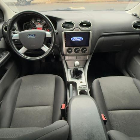 FORD Focus Hatch 1.6 4P, Foto 2