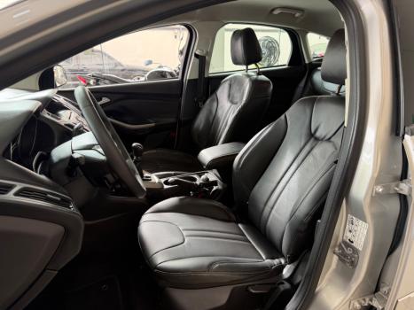 FORD Focus Hatch 1.6 16V 4P SE FLEX, Foto 10