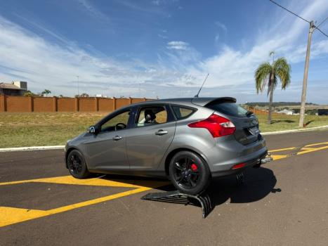 FORD Focus Hatch 1.6 4P, Foto 6
