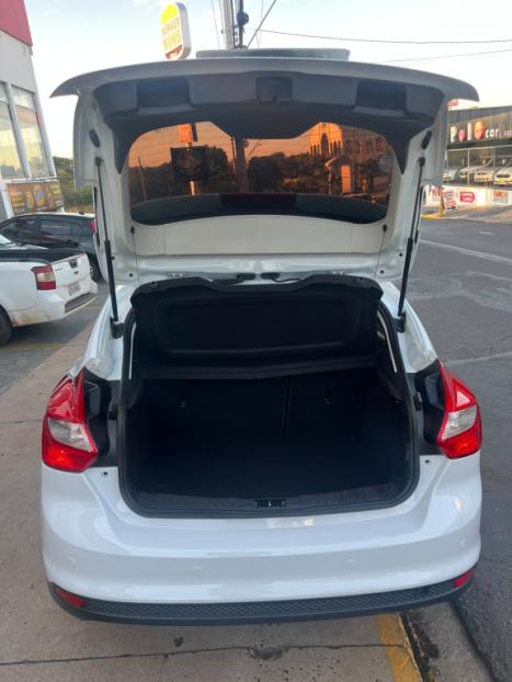 FORD Focus Hatch 1.6 16V 4P SE FLEX, Foto 6
