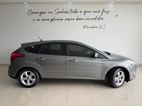 FORD Focus Hatch 1.6 16V 4P SE PLUS FLEX, Foto 2