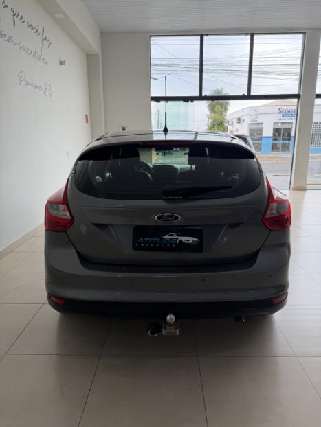 FORD Focus Hatch 1.6 16V 4P SE PLUS FLEX, Foto 3