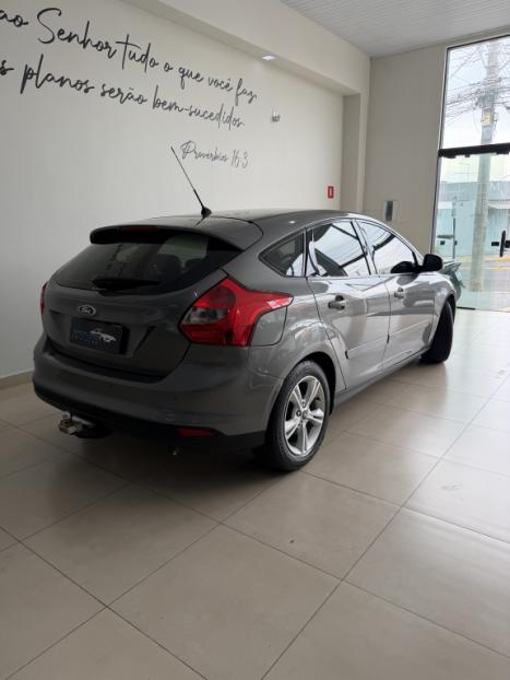 FORD Focus Hatch 1.6 16V 4P SE PLUS FLEX, Foto 4