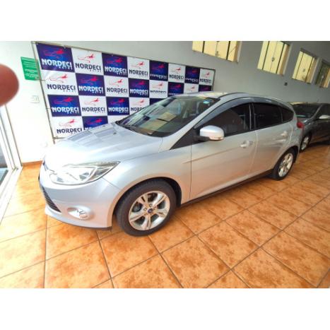 FORD Focus Hatch 1.6 16V 4P SE PLUS FLEX, Foto 12