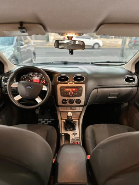 FORD Focus Hatch 1.6 16V 4P SE FLEX, Foto 2