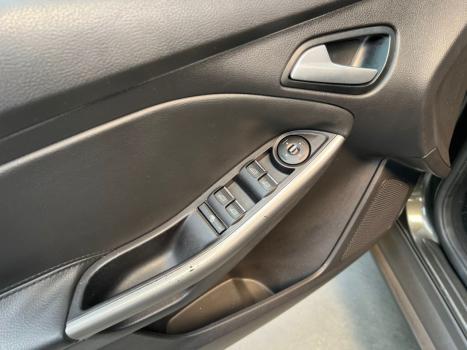 FORD Focus Hatch 1.6 16V 4P FLEX SE POWERSHIFT AUTOM�TICO, Foto 3
