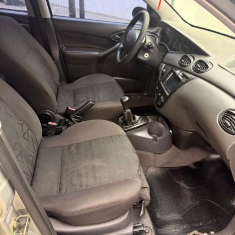 FORD Focus Hatch 1.6 4P, Foto 6
