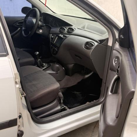 FORD Focus Hatch 1.6 4P, Foto 10