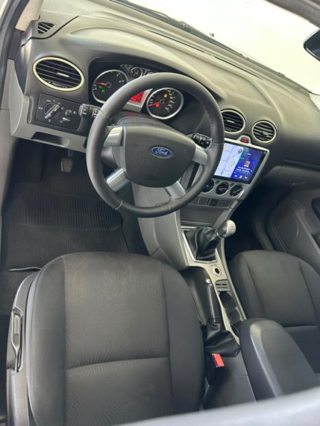 FORD Focus Hatch 1.6 16V 4P SE PLUS FLEX, Foto 13