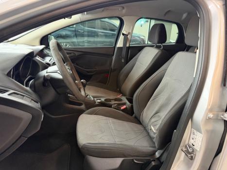 FORD Focus Hatch 1.6 4P, Foto 10