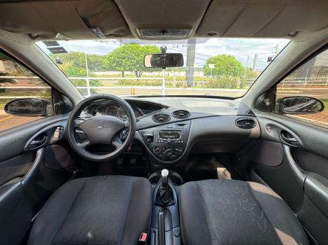 FORD Focus Hatch 1.6 4P, Foto 9