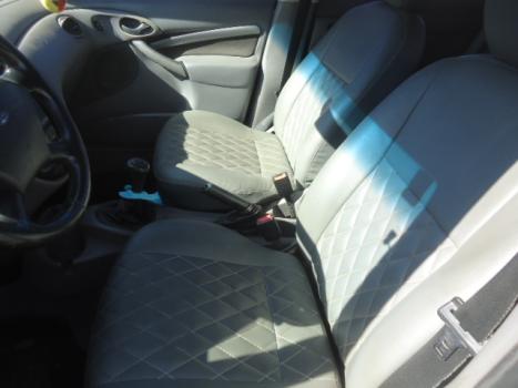 FORD Focus Hatch 1.8 16V 4P, Foto 3
