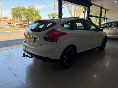 FORD Focus Hatch 2.0 16V 4P TITANIUM PLUS FLEX, Foto 4
