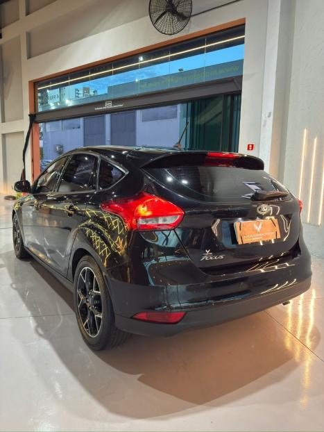 FORD Focus Hatch 2.0 16V 4P FLEX SE PLUS POWERSHIFT AUTOM�TICO, Foto 7