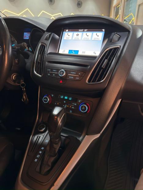 FORD Focus Hatch 2.0 16V 4P FLEX SE PLUS POWERSHIFT AUTOM�TICO, Foto 13
