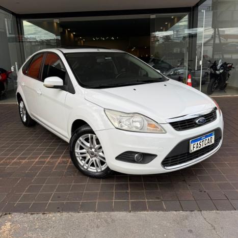 FORD Focus Hatch 2.0 16V 4P GHIA AUTOM�TICO, Foto 1