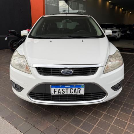 FORD Focus Hatch 2.0 16V 4P GHIA AUTOM�TICO, Foto 7