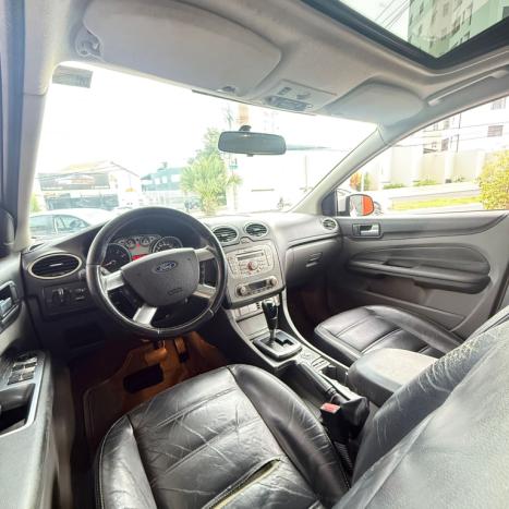 FORD Focus Hatch 2.0 16V 4P GHIA AUTOM�TICO, Foto 9