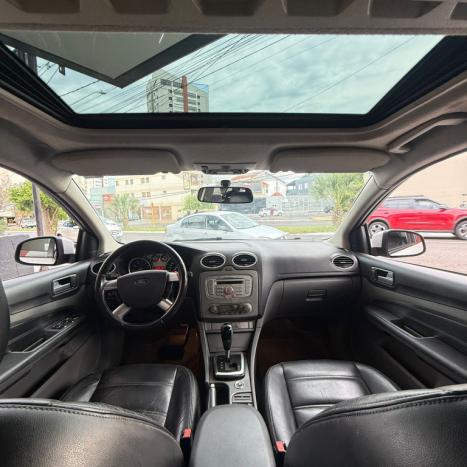 FORD Focus Hatch 2.0 16V 4P GHIA AUTOM�TICO, Foto 12