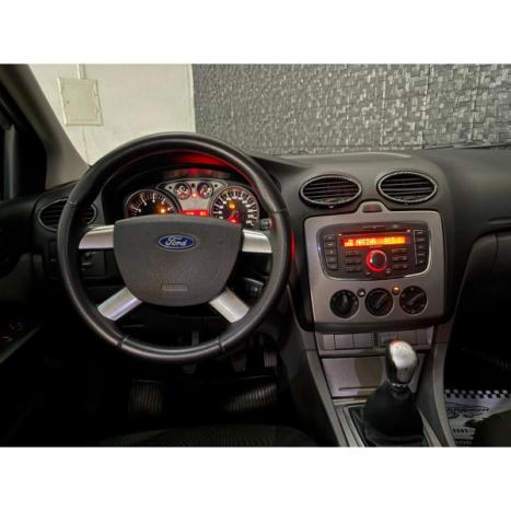 FORD Focus Hatch 2.0 16V 4P GLX, Foto 9