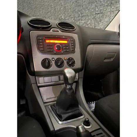 FORD Focus Hatch 2.0 16V 4P GLX, Foto 13