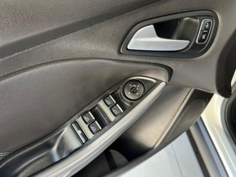 FORD Focus Hatch 2.0 16V 4P FLEX SE PLUS POWERSHIFT AUTOM�TICO, Foto 7