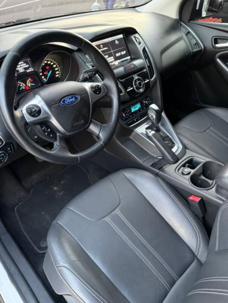 FORD Focus Hatch 2.0 16V 4P FLEX TITANIUM AUTOM�TICO, Foto 3