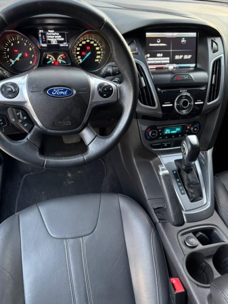FORD Focus Hatch 2.0 16V 4P FLEX TITANIUM AUTOM�TICO, Foto 15
