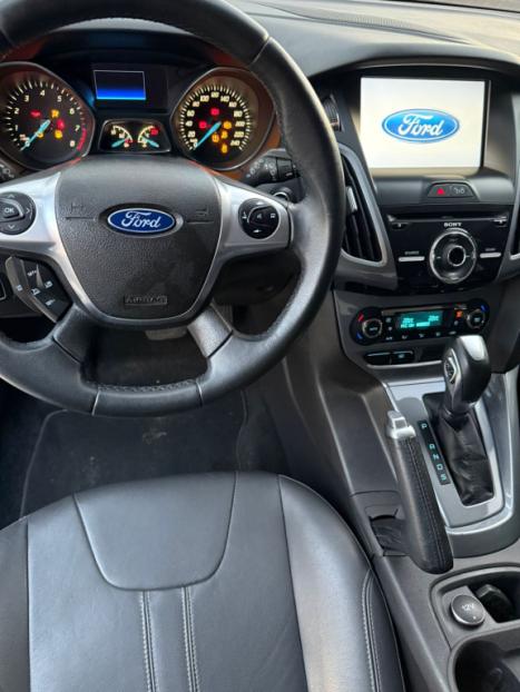 FORD Focus Hatch 2.0 16V 4P FLEX TITANIUM AUTOM�TICO, Foto 16