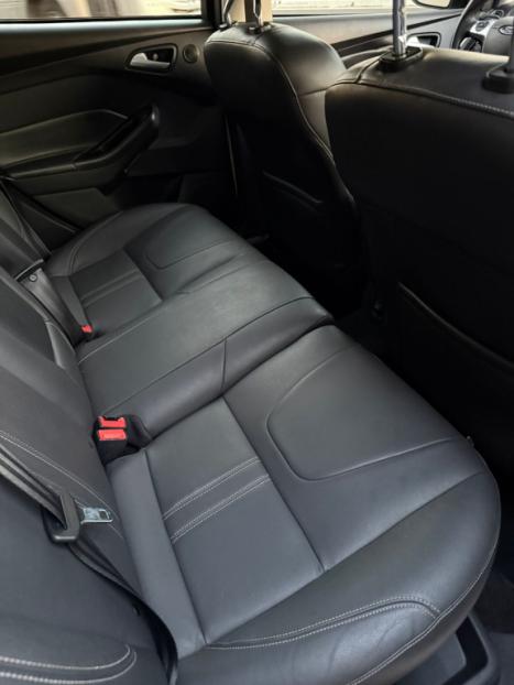 FORD Focus Hatch 2.0 16V 4P FLEX TITANIUM AUTOM�TICO, Foto 18