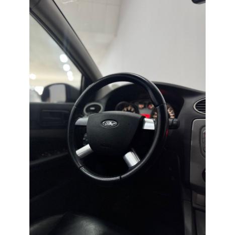 FORD Focus Hatch 2.0 16V 4P FLEX AUTOM�TICO, Foto 8