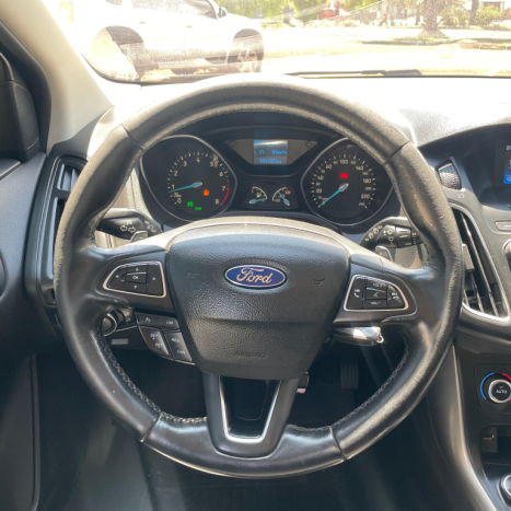 FORD Focus Hatch 2.0 16V 4P FLEX SE POWERSHIFT AUTOM�TICO, Foto 8