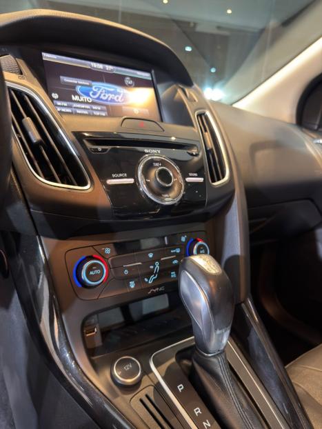 FORD Focus Hatch 2.0 16V 4P FLEX TITANIUM POWERSHIFT AUTOM�TICO, Foto 16