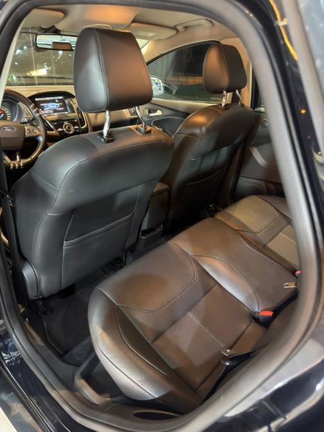 FORD Focus Hatch 2.0 16V 4P FLEX TITANIUM POWERSHIFT AUTOM�TICO, Foto 18