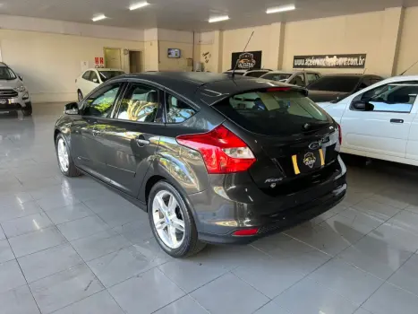 FORD Focus Hatch 2.0 16V 4P FLEX SE AUTOM�TICO, Foto 10
