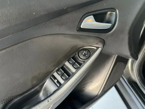 FORD Focus Hatch 2.0 16V 4P FLEX SE AUTOM�TICO, Foto 11