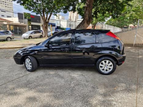 FORD Focus Hatch 2.0 16V 4P GHIA AUTOM�TICO, Foto 3