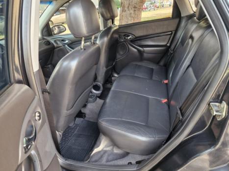 FORD Focus Hatch 2.0 16V 4P GHIA AUTOM�TICO, Foto 7