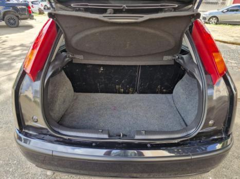 FORD Focus Hatch 2.0 16V 4P GHIA AUTOM�TICO, Foto 12