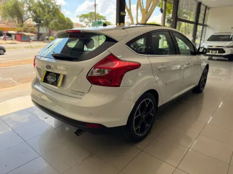 FORD Focus Hatch 2.0 16V 4P FLEX TITANIUM POWERSHIFT AUTOM�TICO, Foto 8