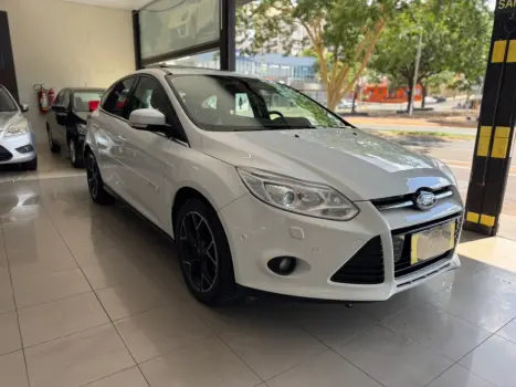 FORD Focus Hatch 2.0 16V 4P FLEX TITANIUM POWERSHIFT AUTOM�TICO, Foto 10