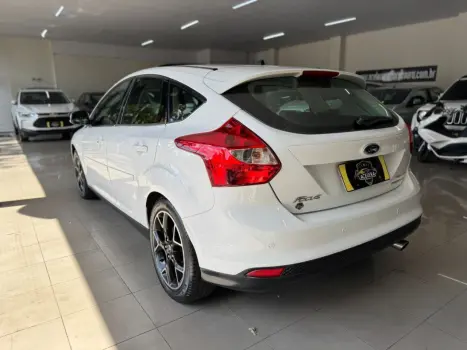 FORD Focus Hatch 2.0 16V 4P FLEX TITANIUM POWERSHIFT AUTOM�TICO, Foto 14